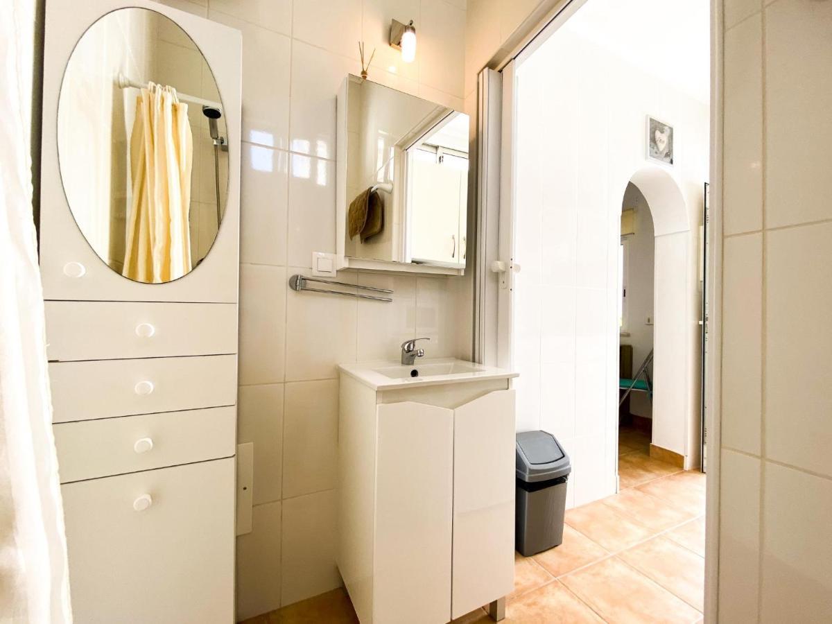 Cozy Studio In Lagos #1875 Apartment Bagian luar foto