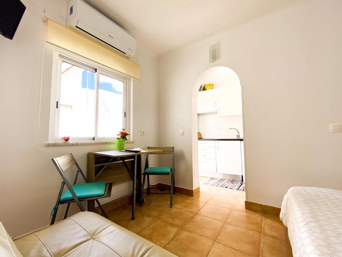 Cozy Studio In Lagos #1875 Apartment Bagian luar foto
